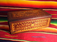 Mexican vintage wood-carving, a marquetry box with beautiful inlaid wood designs from Oaxaca, c. 1890. Main photo.