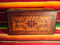 Mexican vintage wood-carving, a marquetry box with beautiful inlaid wood designs from Oaxaca, c. 1890. Photo of the top of the box.