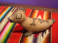 Native American Indian folk art, a wonderful Cochiti pottery bird with what is possibly a cloud pattern decorating its back, Cochiti Pueblo, New Mexico, c. 1940 or earlier. Main photo of the bird.