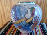 Mexican vintage pottery and ceramics, a stunningly beautiful Tonala burnished globe vase with incredibly fine artwork decoration, Tonala, c. 1930. Main photo of the vase.