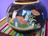 Mexican vintage pottery and ceramics, a lovely blackware Tlaquepaque pottery tecomate with fabulous artwork, Tonala or San Pedro Tlaquepaque, Jalisco, c. 1930's. Photo of another side of the piece.