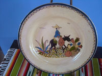Mexican vintage pottery and ceramics, a beautiful pottery charger with a cream-colored background and very fine artwork, Tonala or San Pedro Tlaquepaque, c. 1930's. Main photo of the charger.