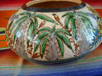 Mexican vintage pottery and ceramics, a very beautiful petatillo bowl with incredibly fine glazing and artwork, Tonala or San Pedro Tlaquepaque, c. 1930. Photo of the second side of the bowl.