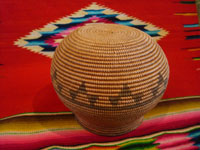 Native American Indian vintage baskets, a beautiful Chemehuevi olla with wonderful shape and decoration. c. Parker, Arizona, c. 1890-1900. Photo showing the bottom of the Chemehuevi olla basket.