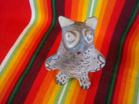 Native American Indian vintage and antique pottery, a wonderful pottery owl with beautiful decorations, from the Pueblo of Cochiti, by the famous potter, Damasea Cordero, sister of Helen Cordero, c. 1940's. Another frontal view of the owl.