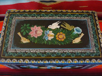 Mexican vintage wood carving, and Mexican vintage folk art, a laquered box from Olinala, Michoacan, with fantastic birds and foliage, c. 1950. Top view.