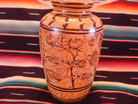 Mexican vintage pottery and ceramics, a beautiful vase with lovely floral designs, from Tlaquepaque, Jalisco, c. 1940's. Another picture of the entire Tlaquepaque pottery vase.