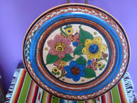Mexican vintage pottery and ceramics, a stunning petatillo (with fine crosshatching in the background resembling a straw mat, or petate) pottery charger with wonderful colors and very fine artwork decorations, Tonala or San Pedro Tlaquepaque, c. 1940's. Another full frontal view of the charger.