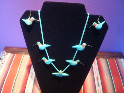 Native American Indian vintage sterling silver jewelry, and Navajo sterling silver jewelry, a stunning necklace with hummingbirds, graceful and lovely lapidary work, c. 1960.